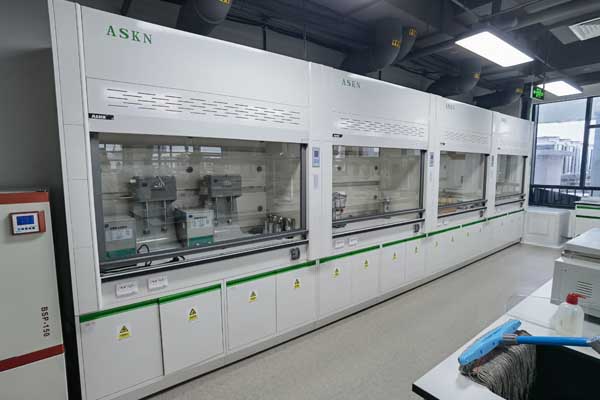 通風(fēng)柜的價(jià)格定制多少錢